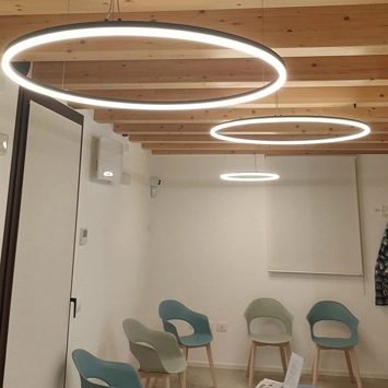 Illuminazione professionale su misura per uno studio dentistico